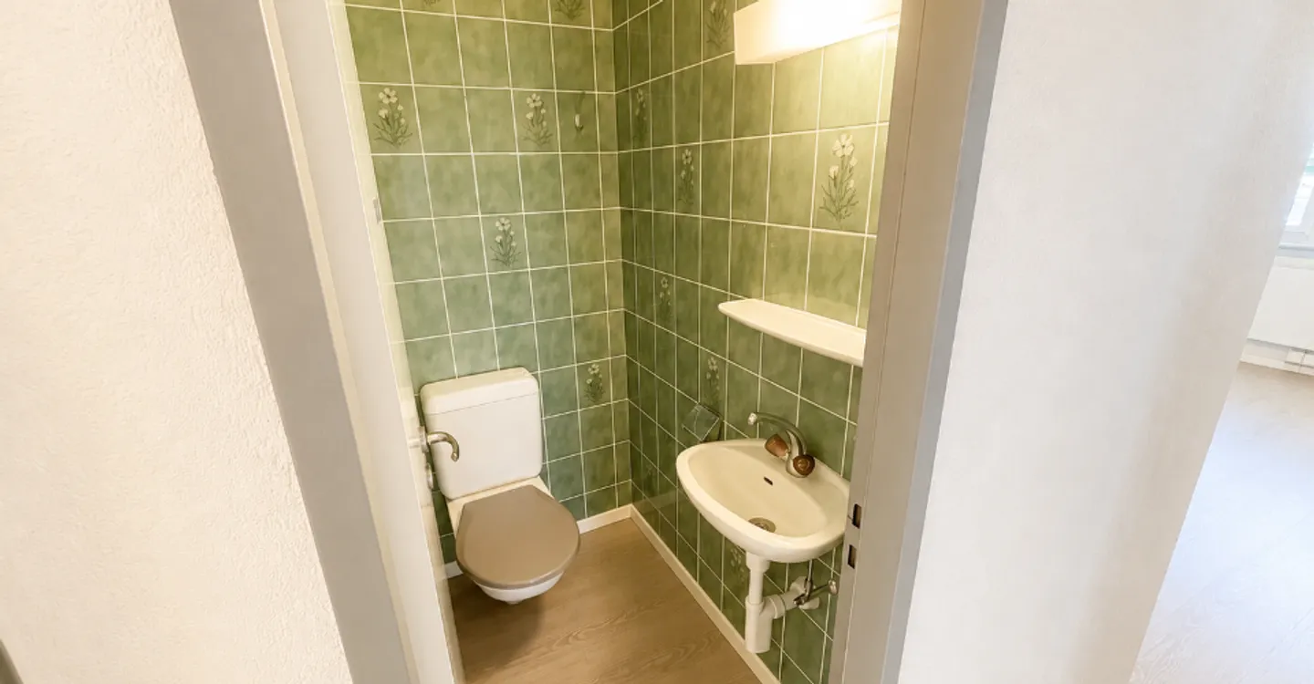 4-room apartment in the heart of the medieval city of Saint-Ursanne - Photo 6 of 9