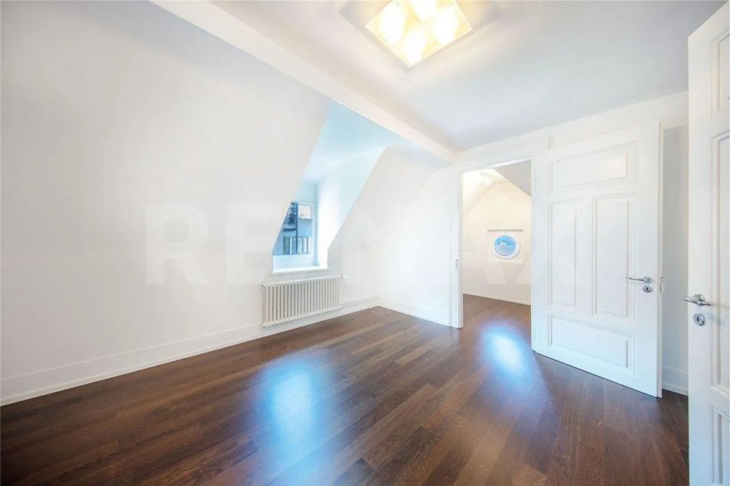 À louer à long terme, charmant appartement sous les combles de 3,5 pièces au Schlössli à Vitznau - Photo 8 sur 13
