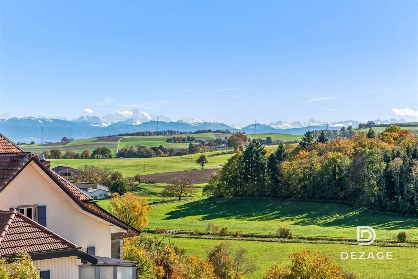 Crossing attic with balcony and panoramic view in the heart of the charming village of - Photo 7 of 13