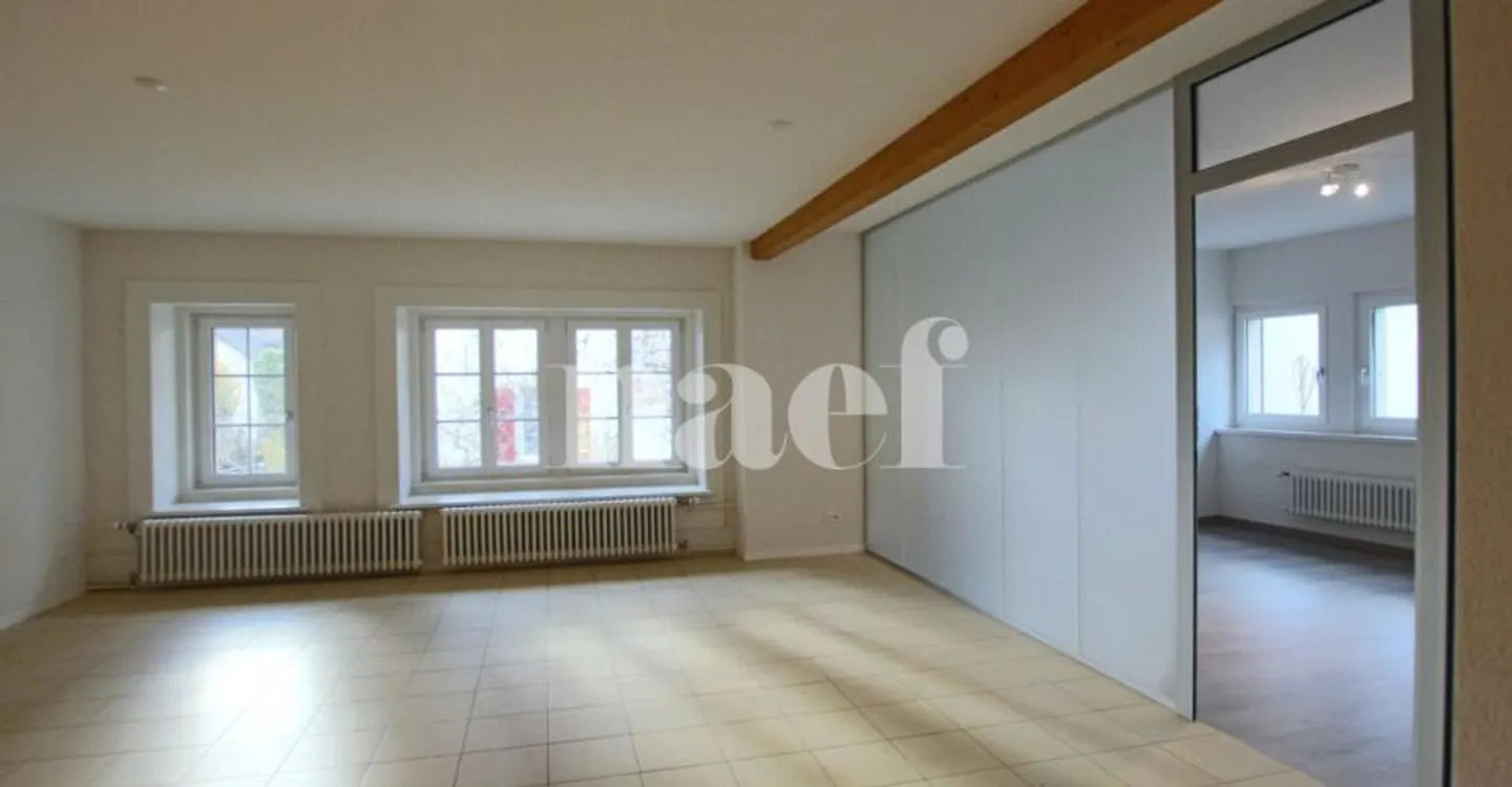 Charmante und moderne Wohnung im 1. Stock eines Dorfhauses - Foto 3 von 9