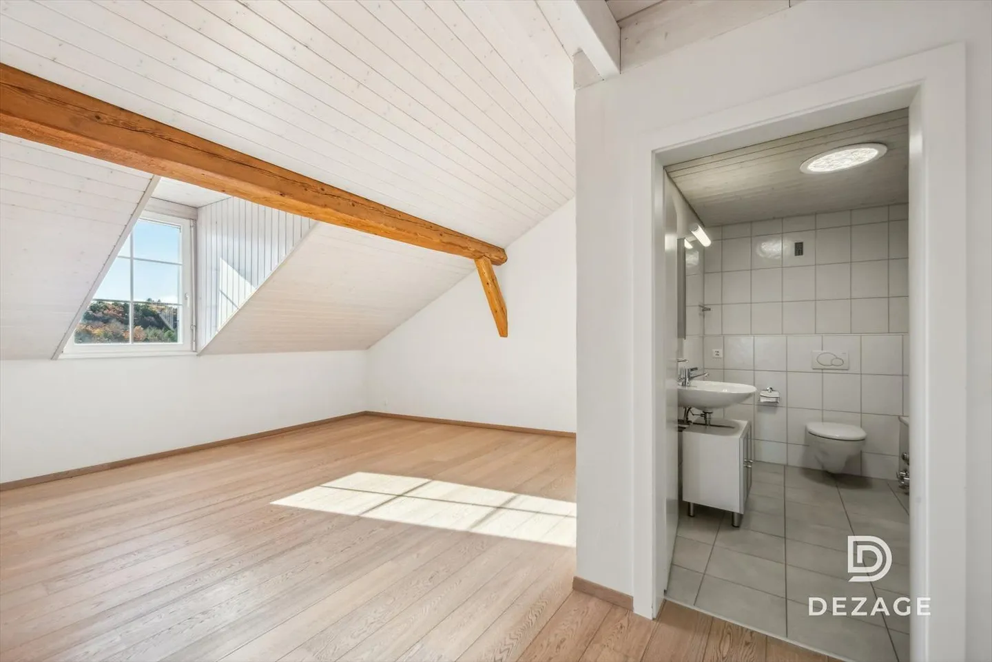 Crossing attic with balcony and panoramic view in the heart of the charming village of - Photo 13 of 13