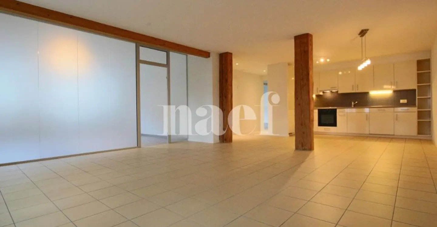 Charmante und moderne Wohnung im 1. Stock eines Dorfhauses - Foto 2 von 9