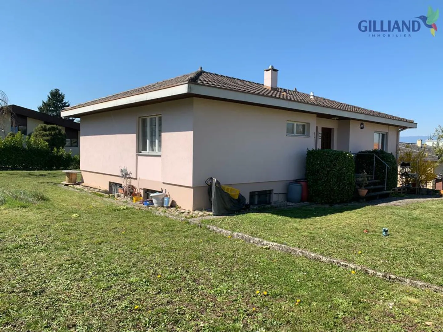 FOR RENT INDIVIDUAL VILLA WITH 5.5 ROOMS AND GARDEN IN PAYENNE - Photo 2 of 22