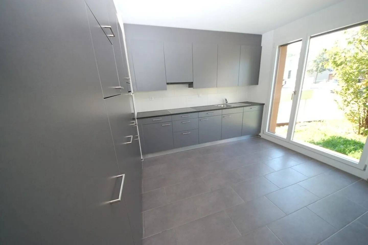 Modernes Apartment mit sonnigem Balkon - Foto 4 von 7