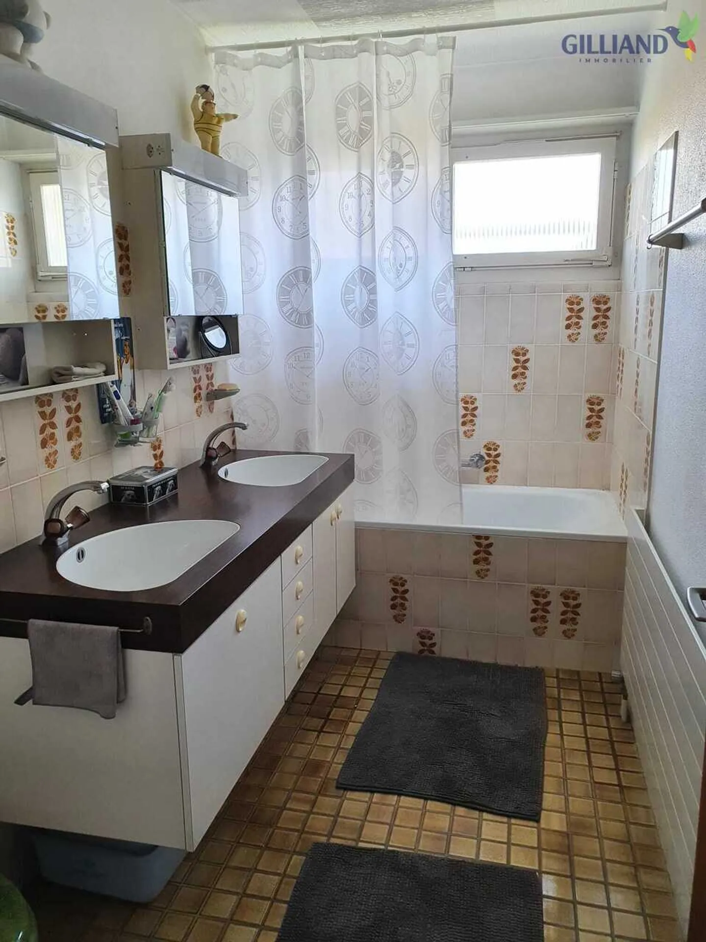 FOR RENT INDIVIDUAL VILLA WITH 5.5 ROOMS AND GARDEN IN PAYENNE - Photo 15 of 22