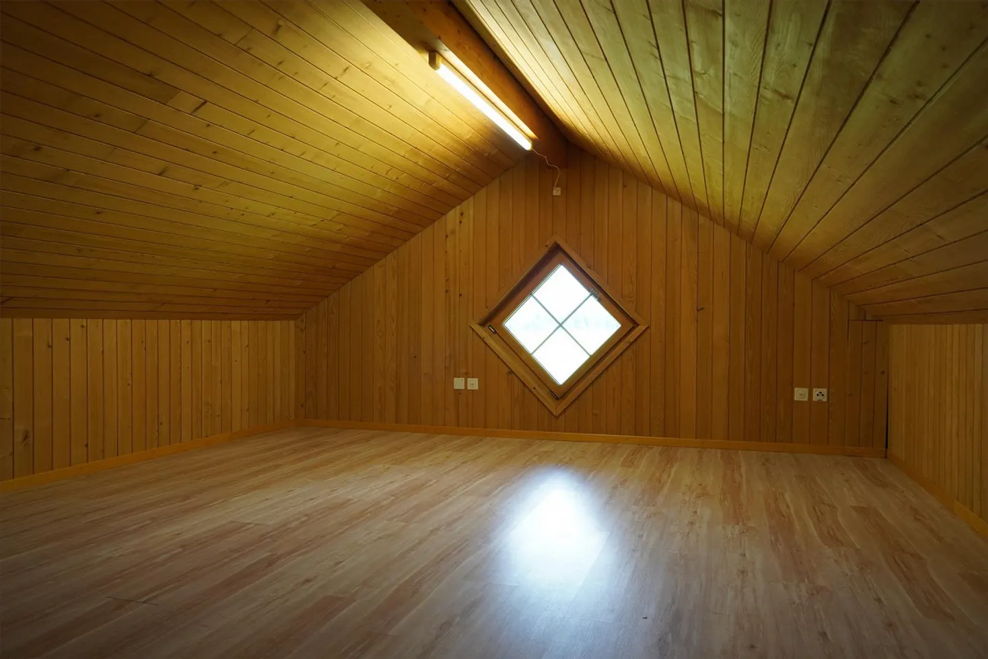 Ihr neues Zuhause: Grosszügige Dachwohnung mit Weitblick - Foto 5 von 8