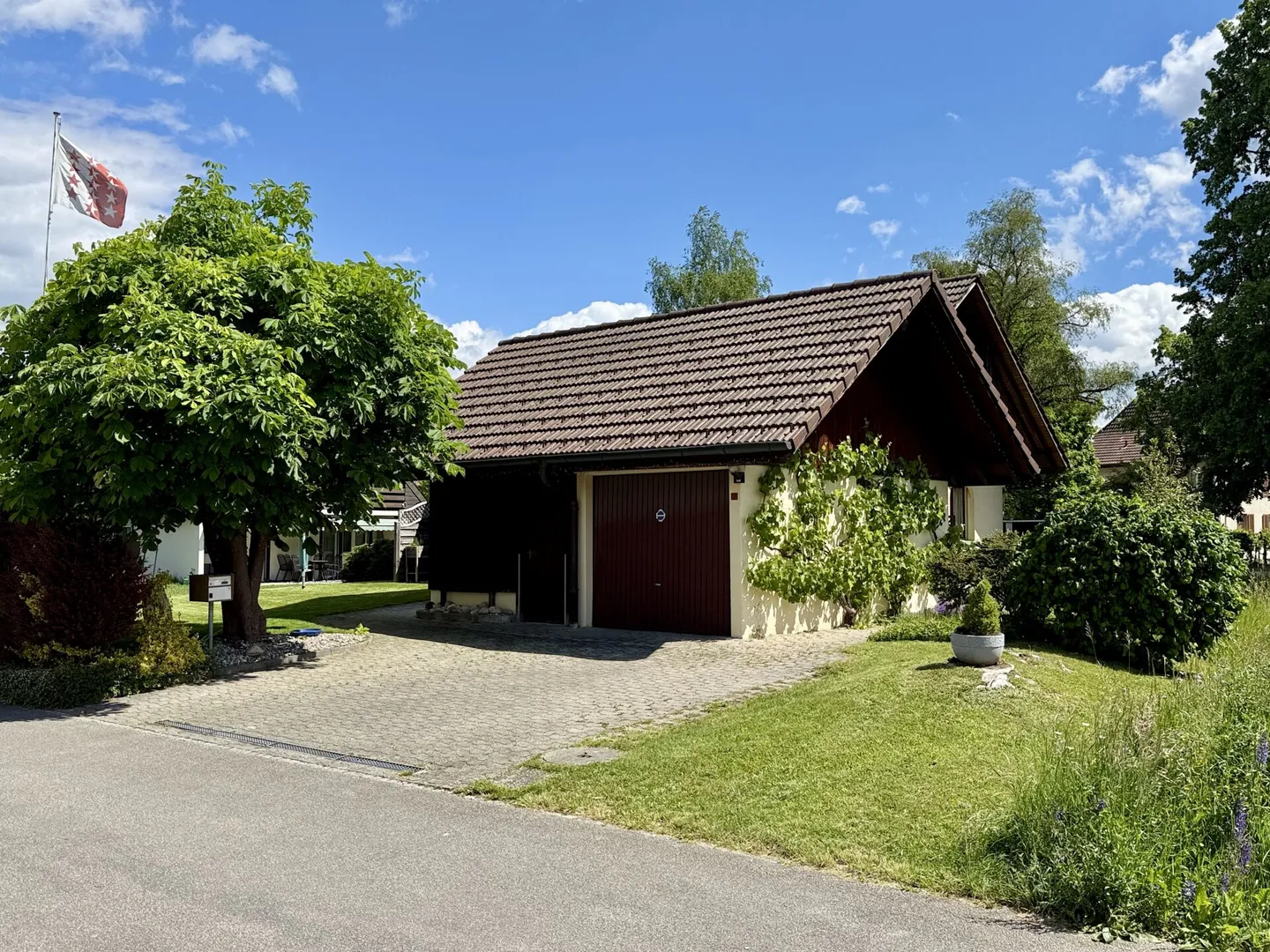 Detached 5-Room Single-Family House - Photo 4 of 19