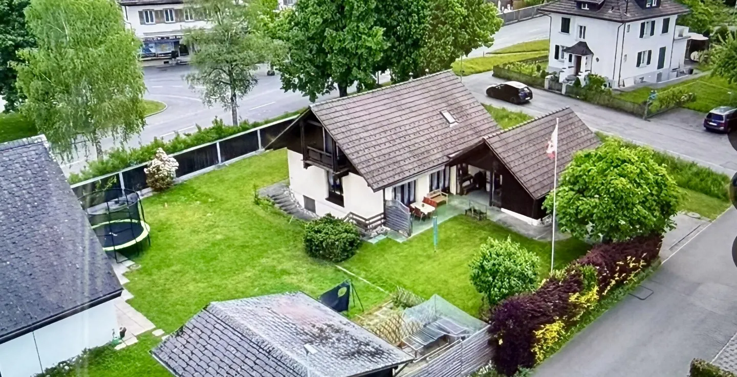 Detached 5-Room Single-Family House - Photo 1 of 19