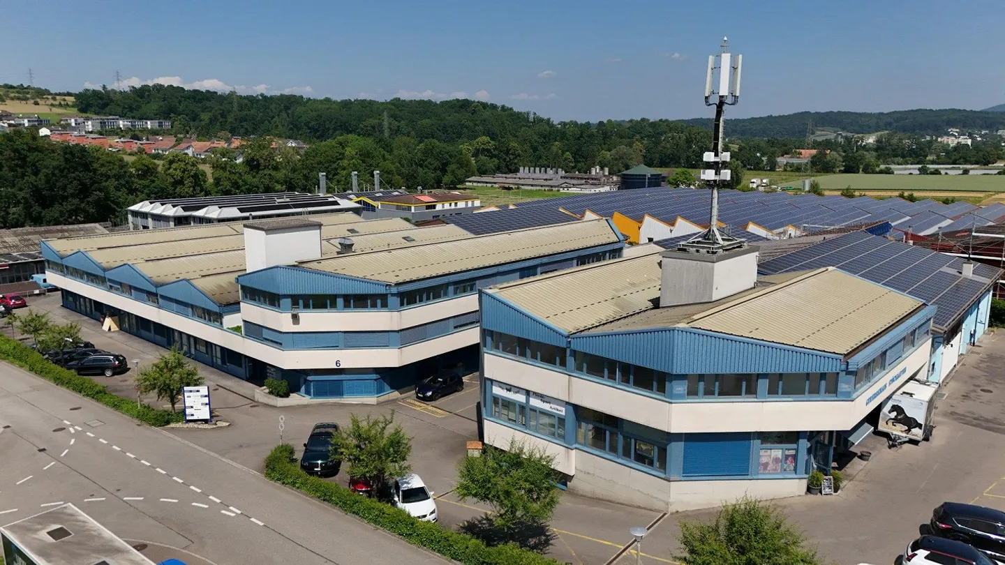 Bureau et espaces commerciaux à Biel-Benken - Immeuble commercial Stockmatten - Photo 1 sur 13