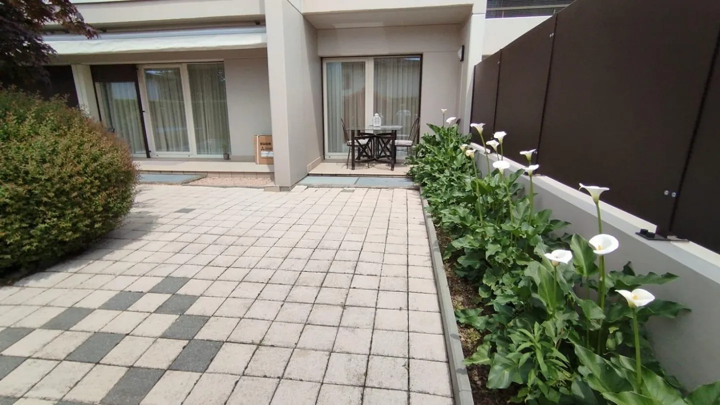 Grand sous-locataire de 2,5 pièces avec jardin privé - Photo 3 sur 12