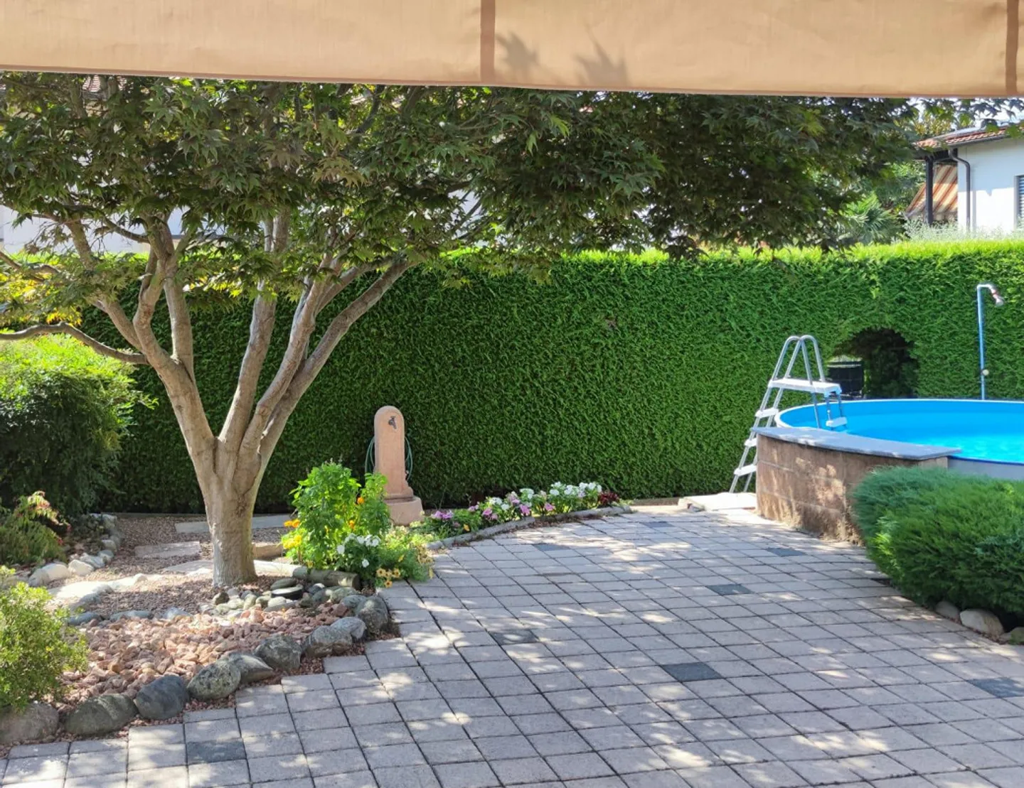 Grand sous-locataire de 2,5 pièces avec jardin privé - Photo 1 sur 12