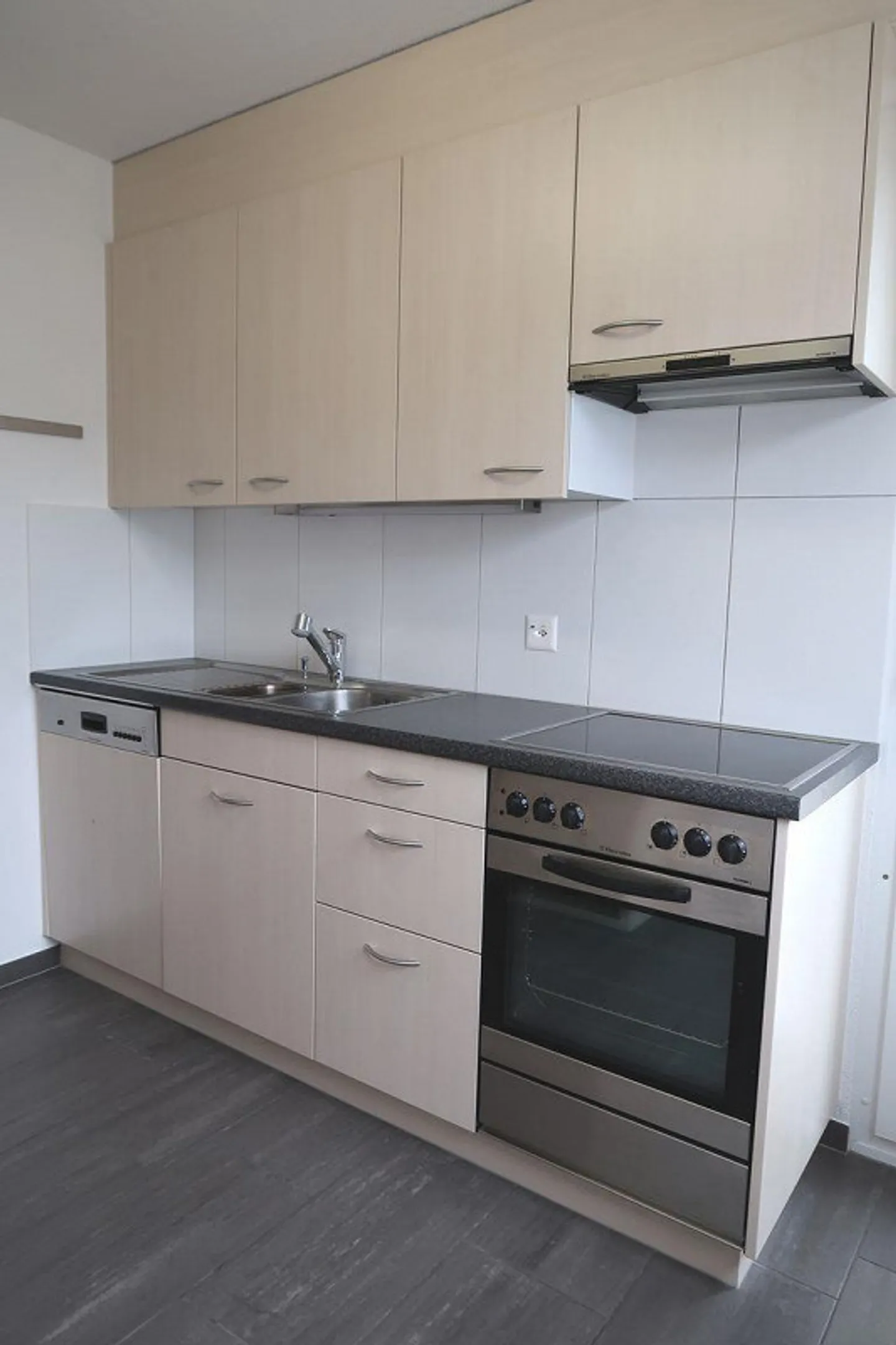 Appartamento in centro vicino alla stazione da affittare! - Foto 2 di 12