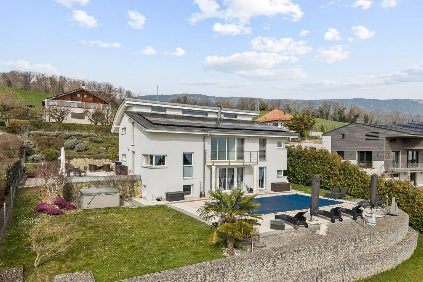 Prestigeträchtige Immobilie mit Panoramablick auf den See - Foto 2 von 8