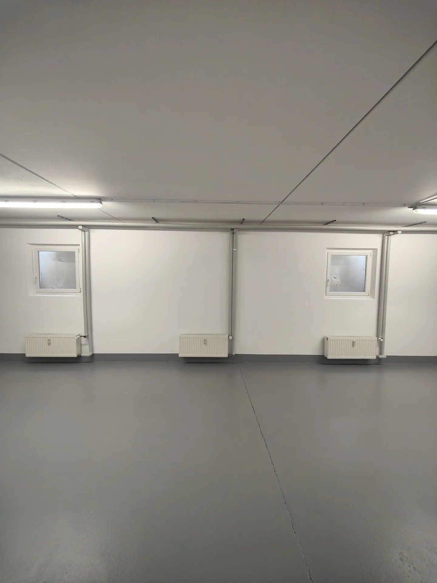 121m2 Salle de stockage Cologne - Colonia-Allee 13 - Photo 3 sur 13