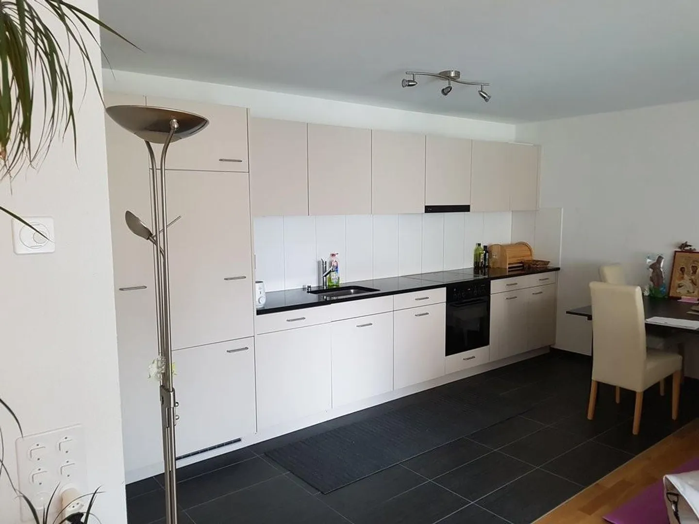 Belle appartement de 2,5 pièces à louer à Maienfeld - Photo 5 sur 8
