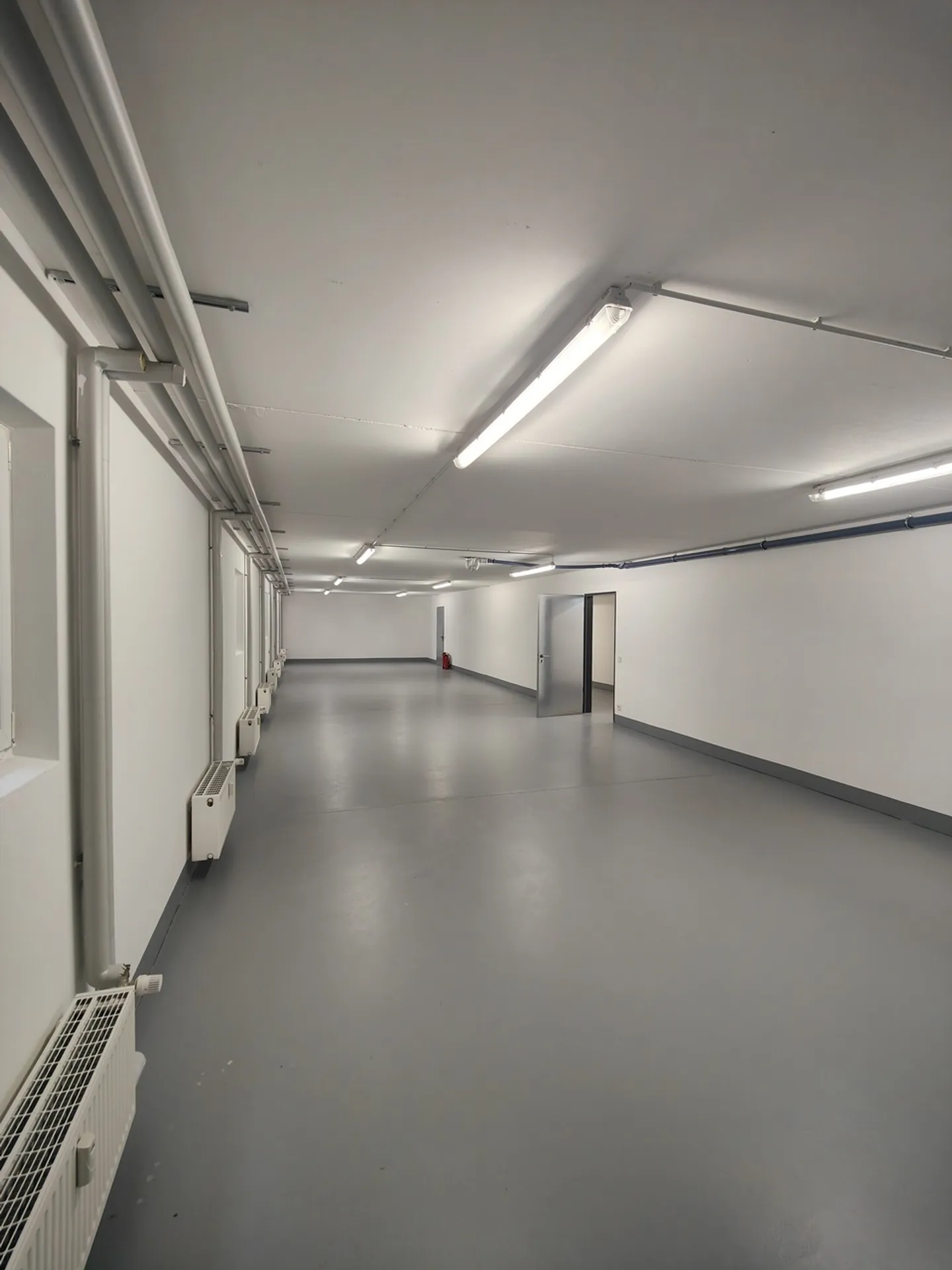 121m2 Salle de stockage Cologne - Colonia-Allee 13 - Photo 9 sur 13