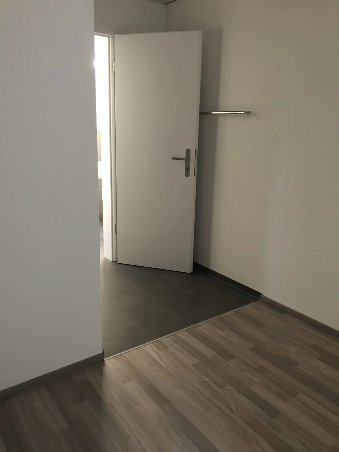Modern 2.5-room apartment in the heart of Kerzers - Photo 2 of 9