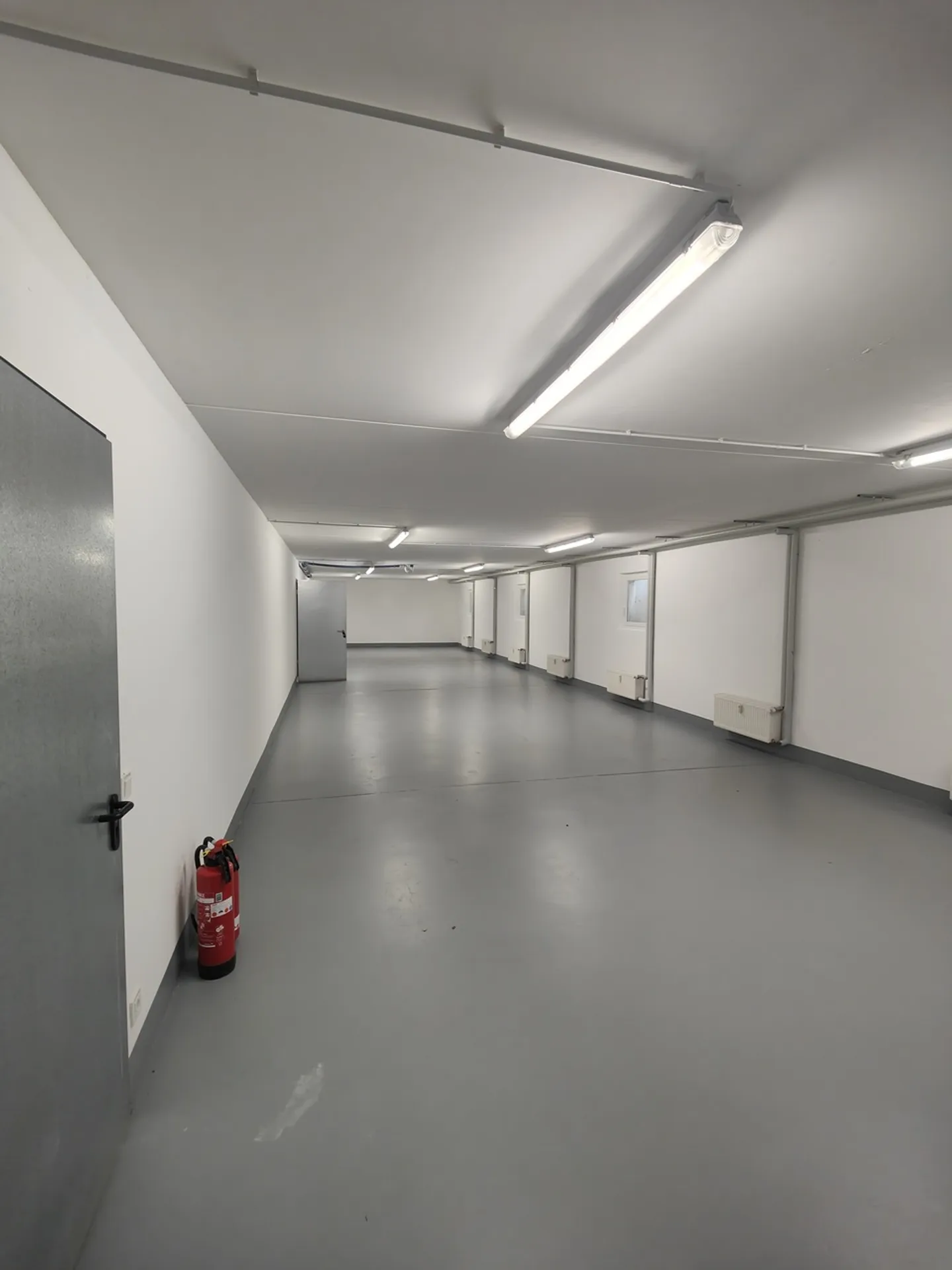 121m2 Salle de stockage Cologne - Colonia-Allee 13 - Photo 11 sur 13