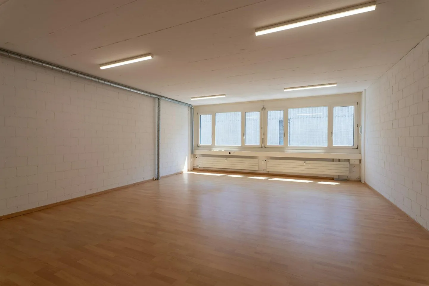 Bureau et espaces commerciaux à Biel-Benken - Immeuble commercial Stockmatten - Photo 12 sur 13