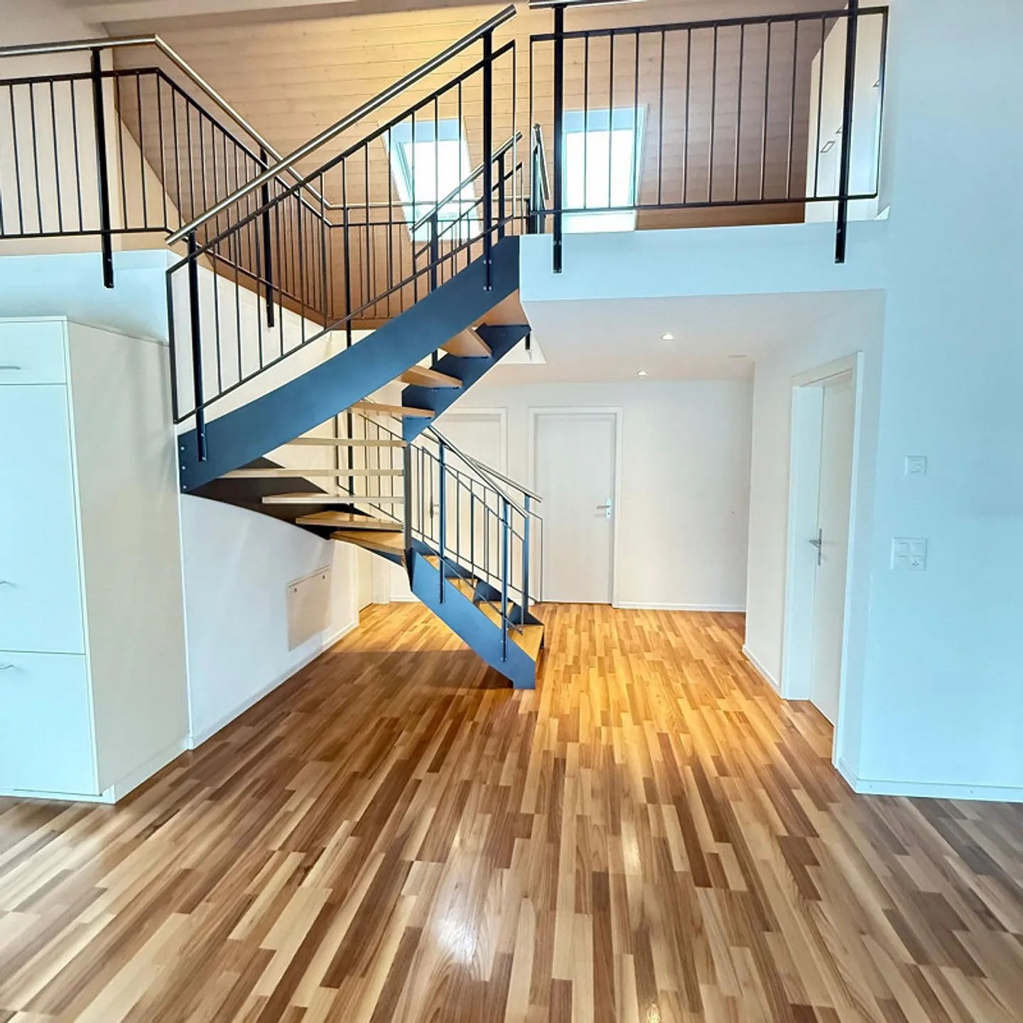 Moderne Attikawohnung mit Galerie - Mieten ohne Kaution! - Foto 1 von 13