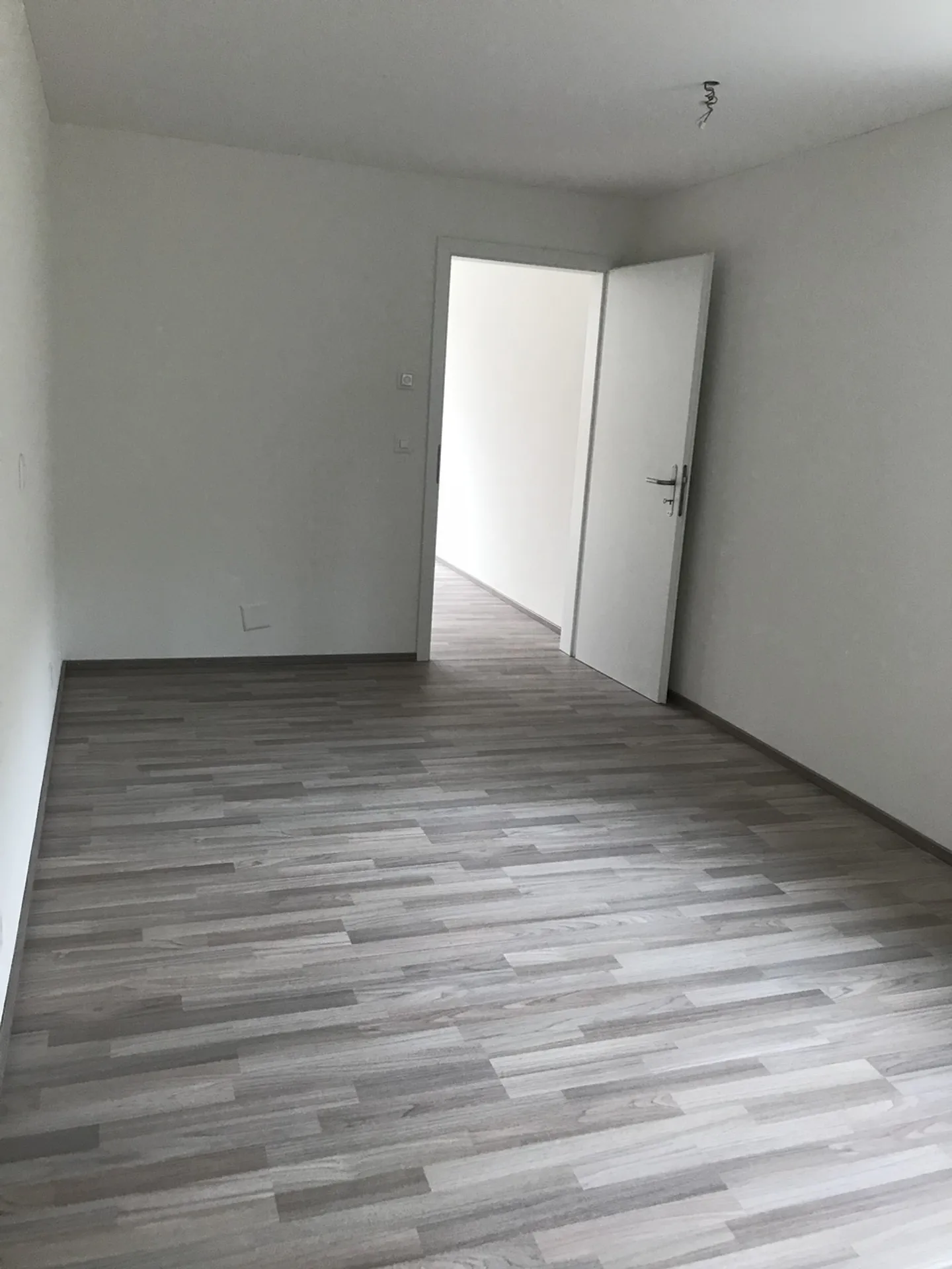 Modern 2.5-room apartment in the heart of Kerzers - Photo 4 of 9