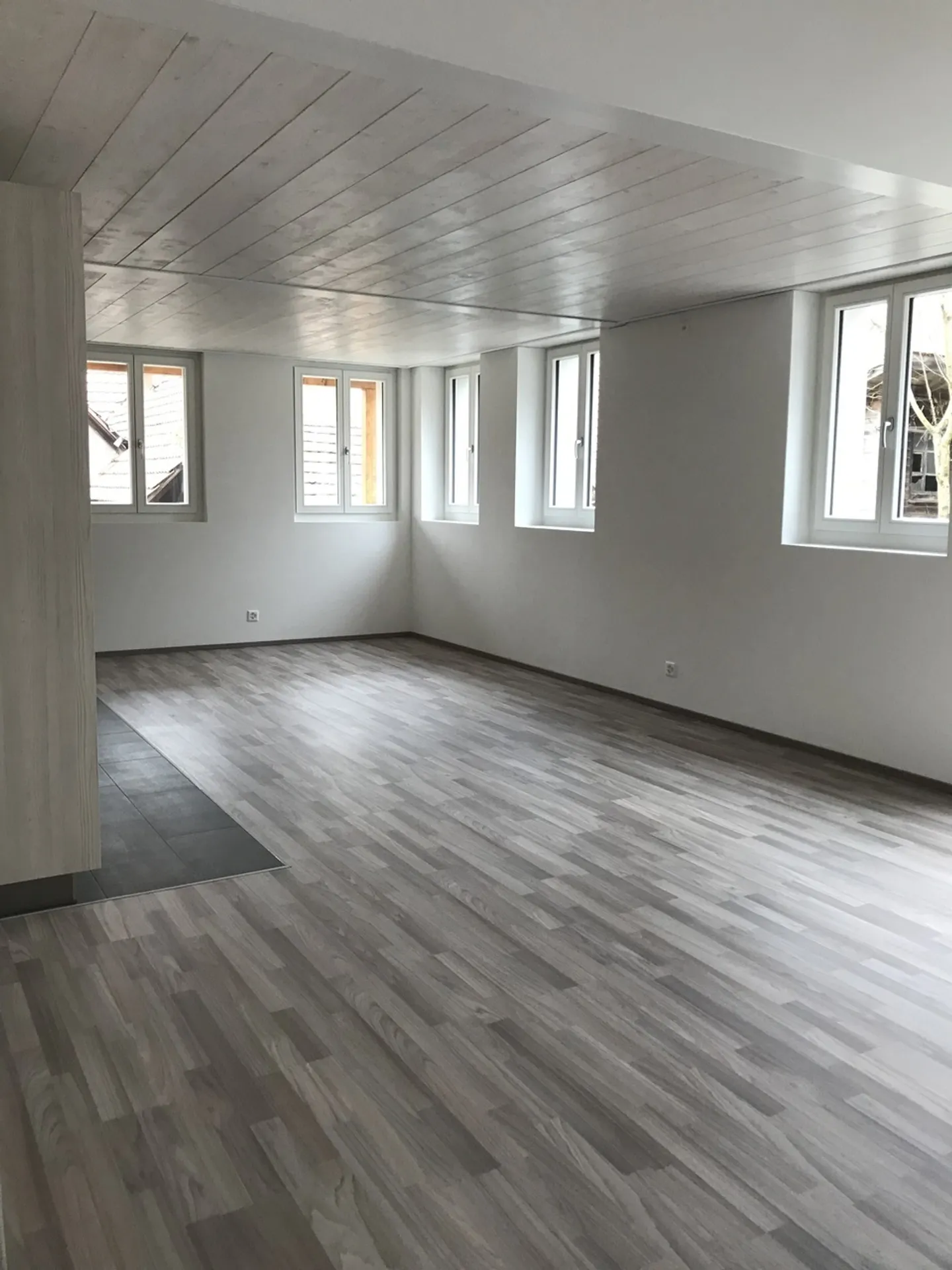 Modern 2.5-room apartment in the heart of Kerzers - Photo 5 of 9