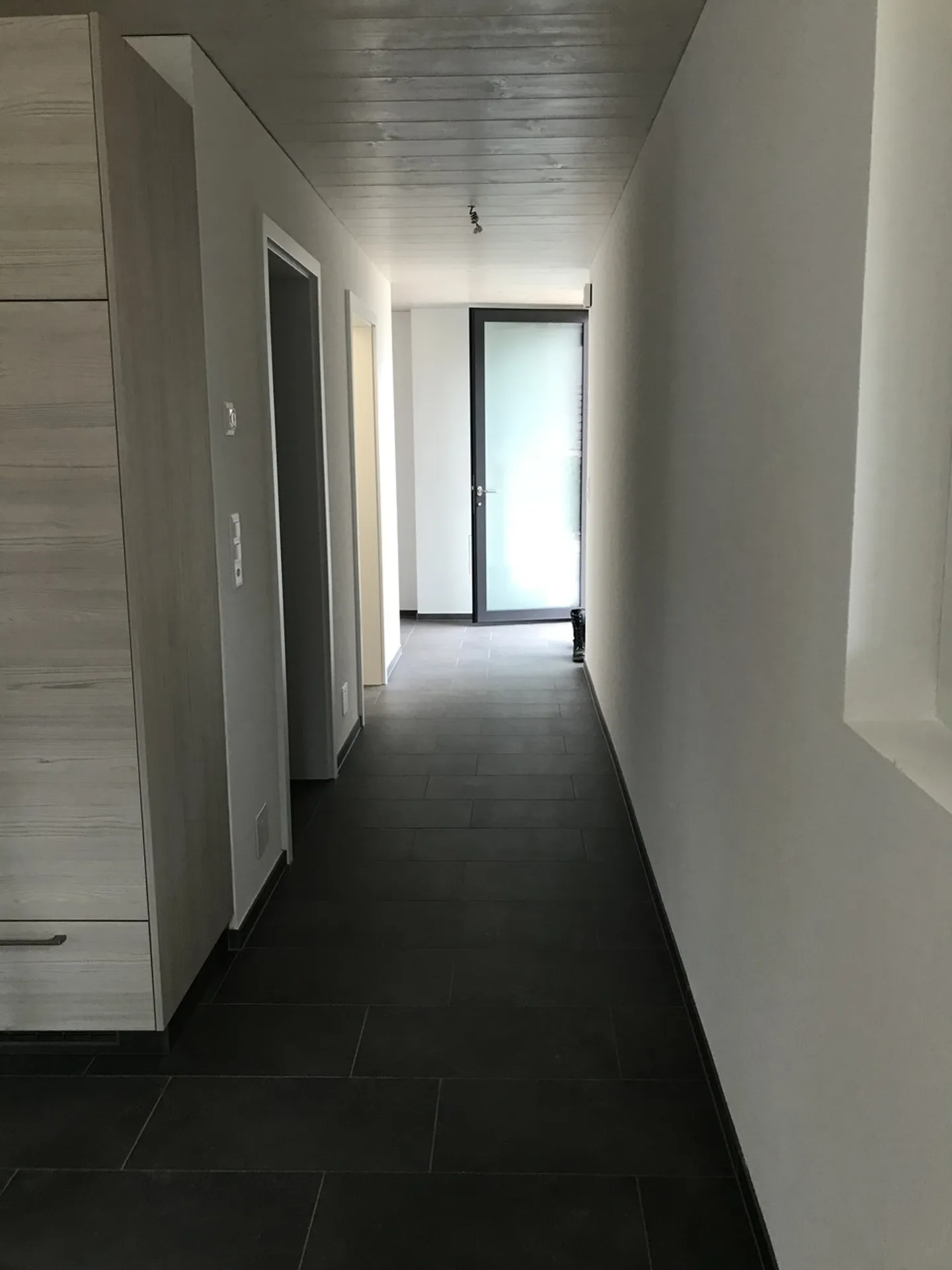 Modern 2.5-room apartment in the heart of Kerzers - Photo 7 of 9