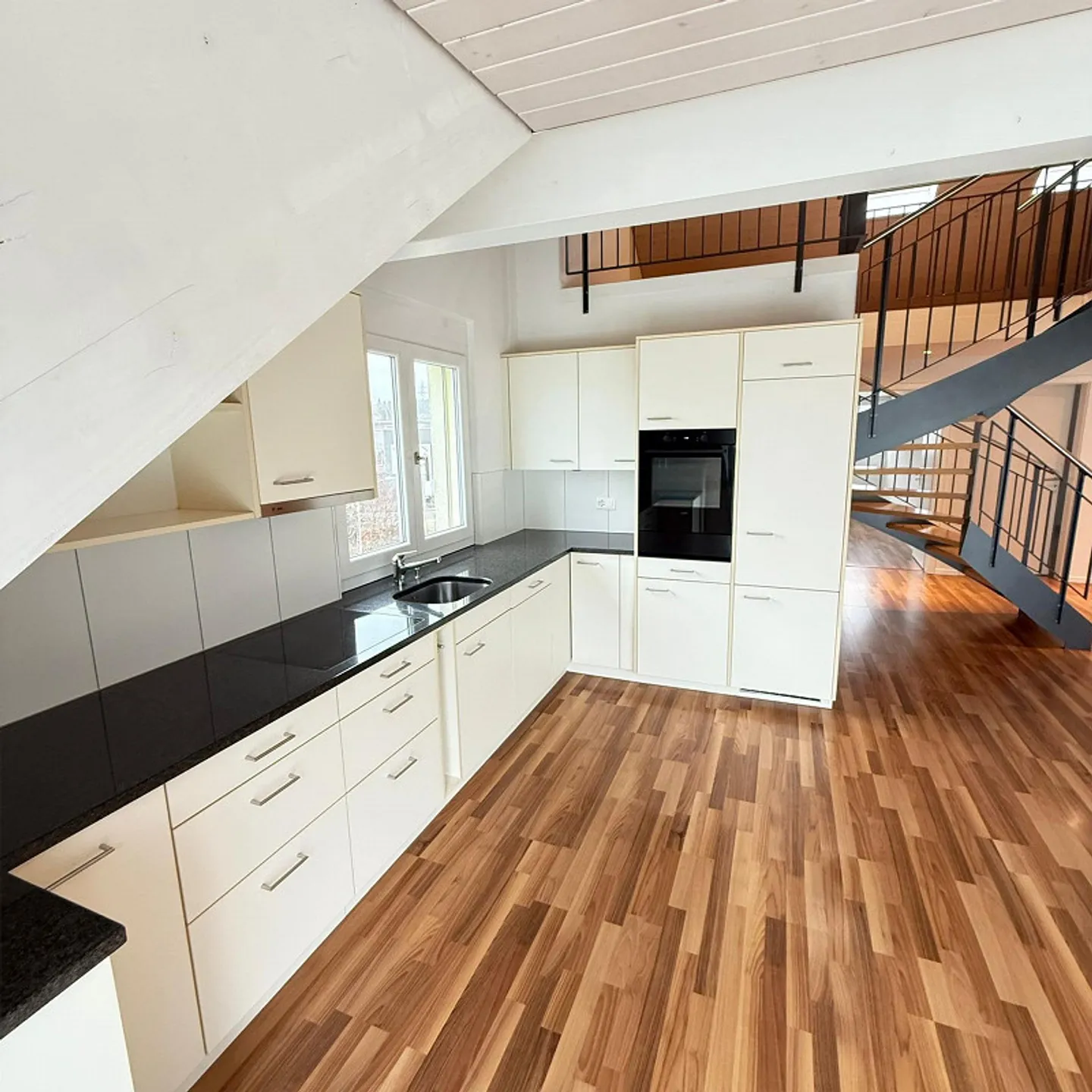 Moderne Attikawohnung mit Galerie - Mieten ohne Kaution! - Foto 5 von 13