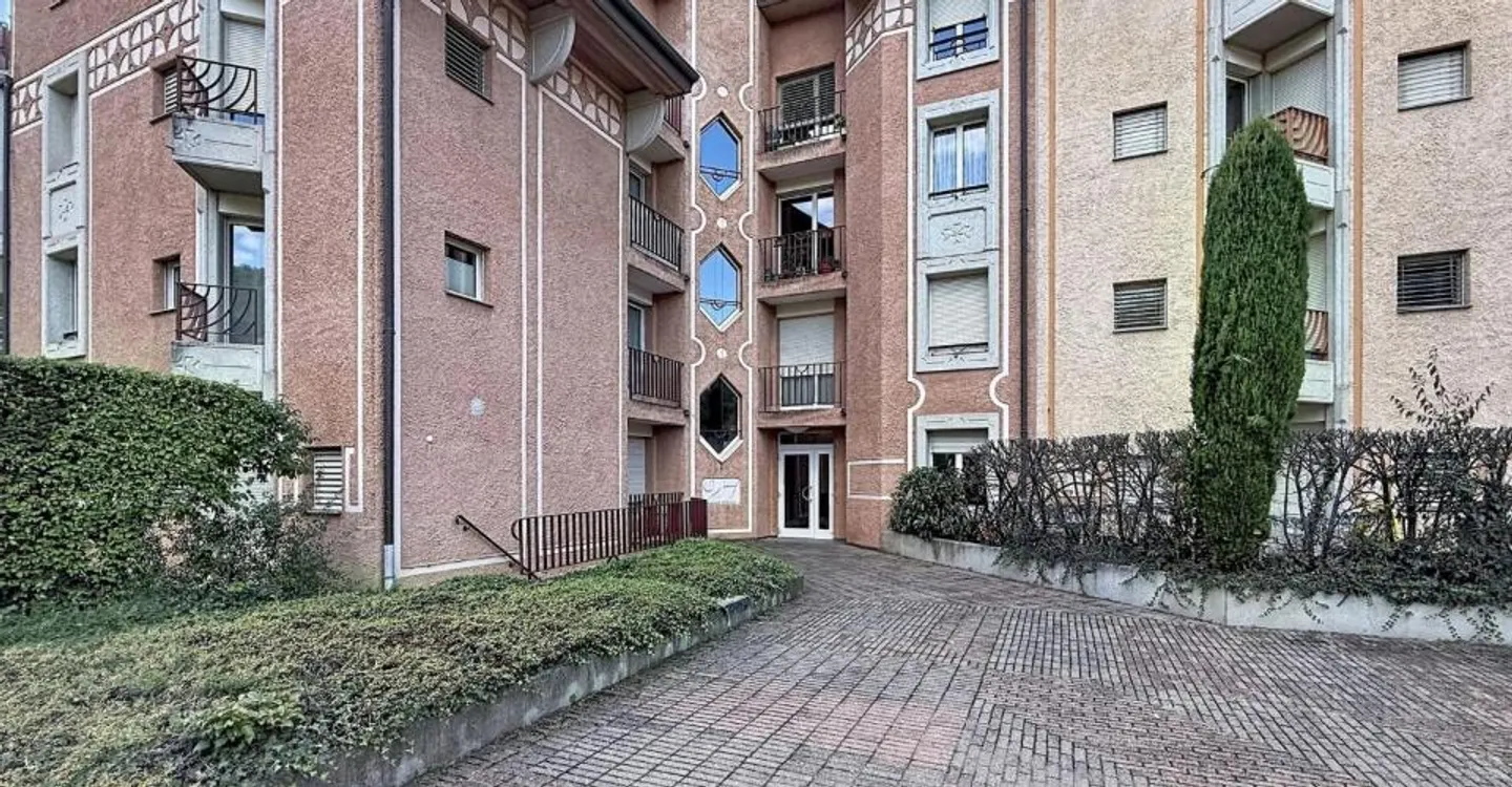 Appartement spacieux avec loggia - Photo 1 sur 7