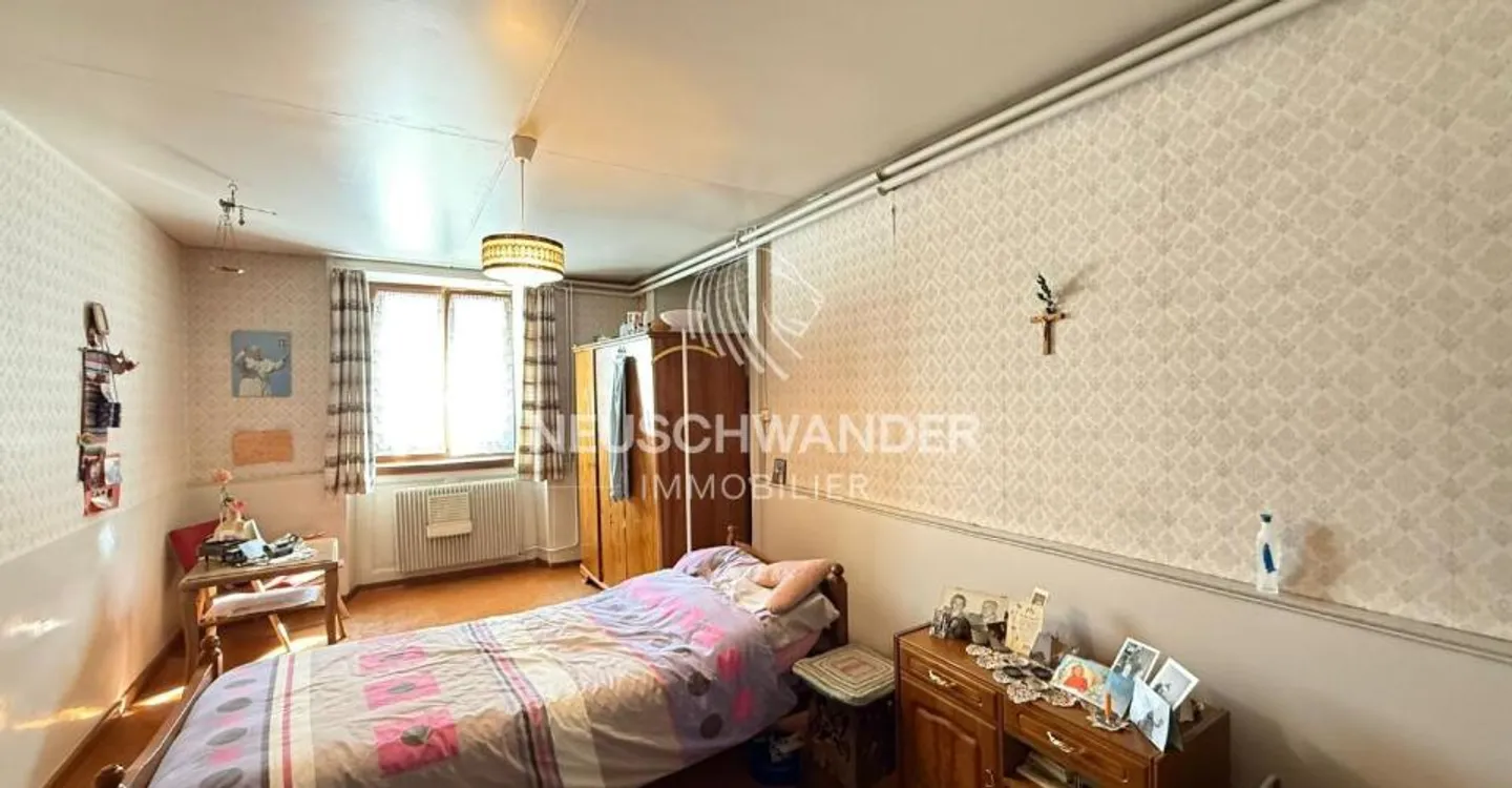 Charming Commercial Building - Photo 6 of 12