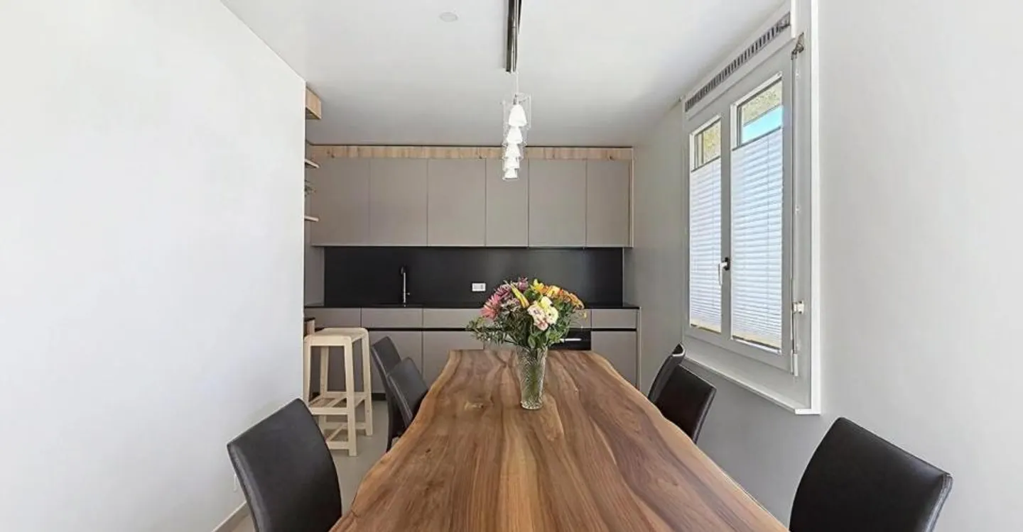 Appartement spacieux avec loggia - Photo 4 sur 7