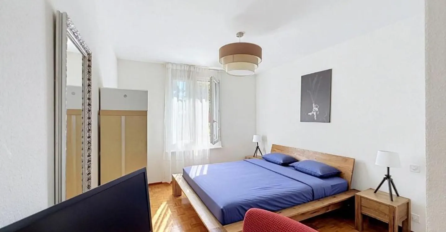 Appartement spacieux avec loggia - Photo 5 sur 7