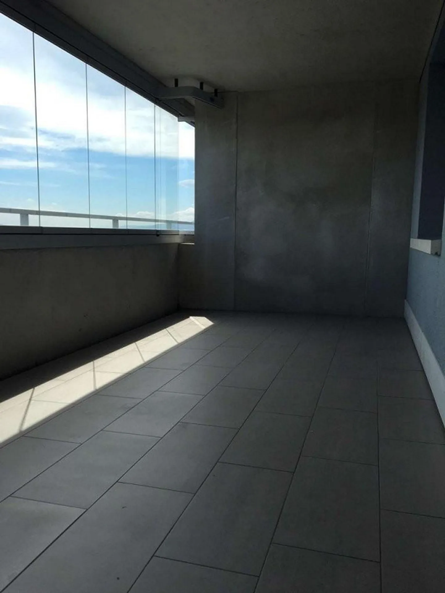 Modernes Apartment mit Stadtblick - Foto 3 von 11