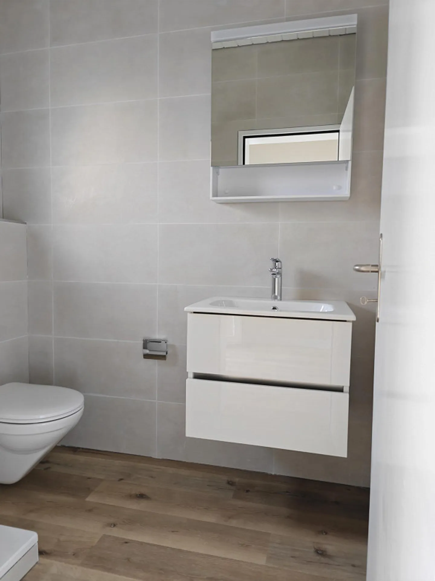 Appartamento 2 locali appena ristrutturato con accesso privato! - Foto 2 di 9