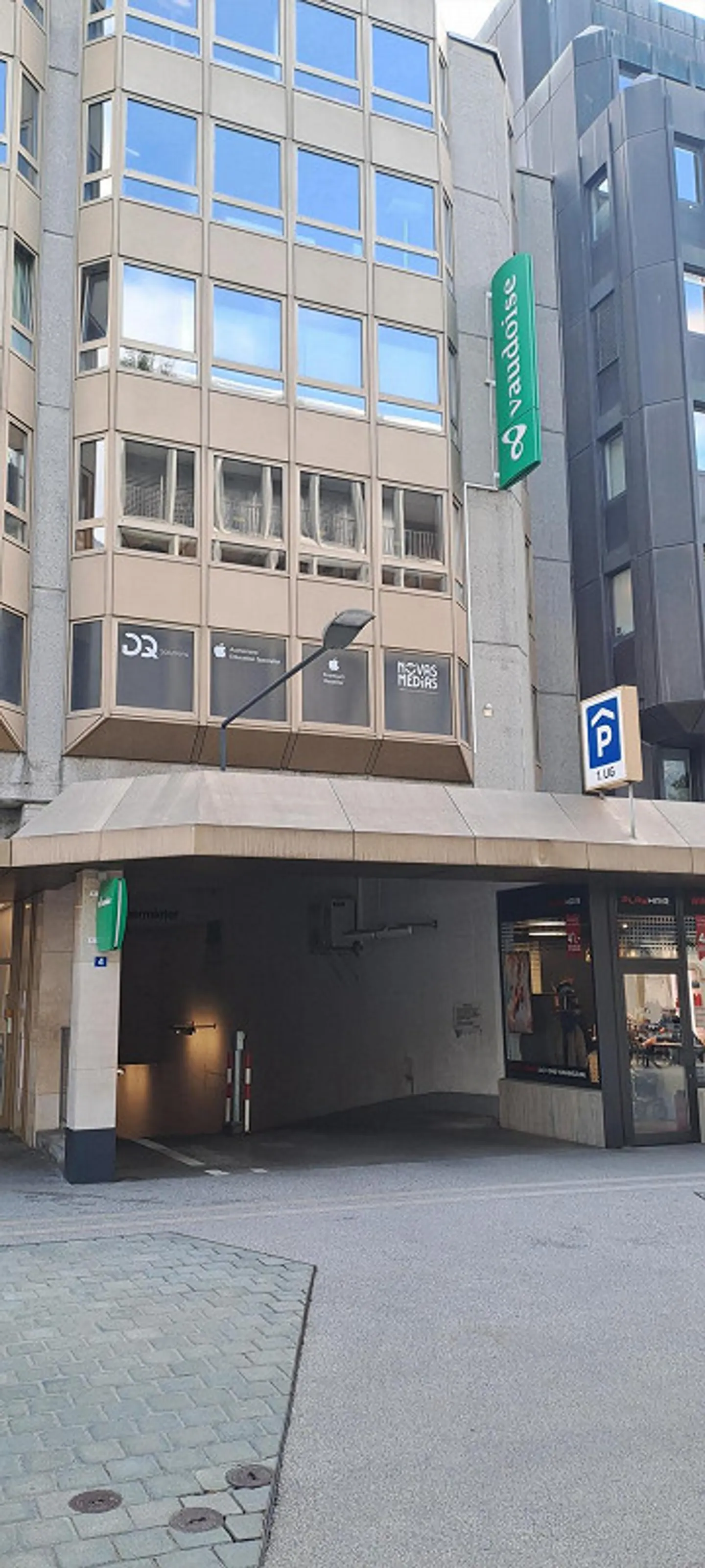Parkplatz in Tiefgarage an der Steinbockstrasse 8, 7000 Chur - Foto 1 von 2