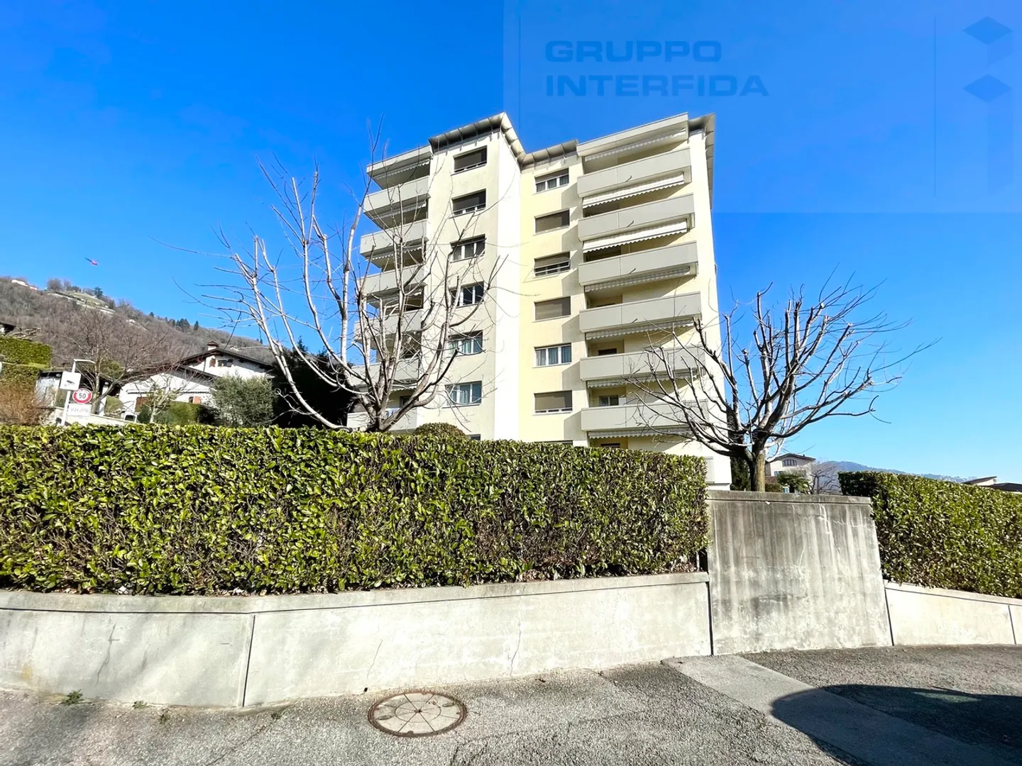BELL'APPARTAMENTO DI 3.5 LOCALI - Foto 1 di 9