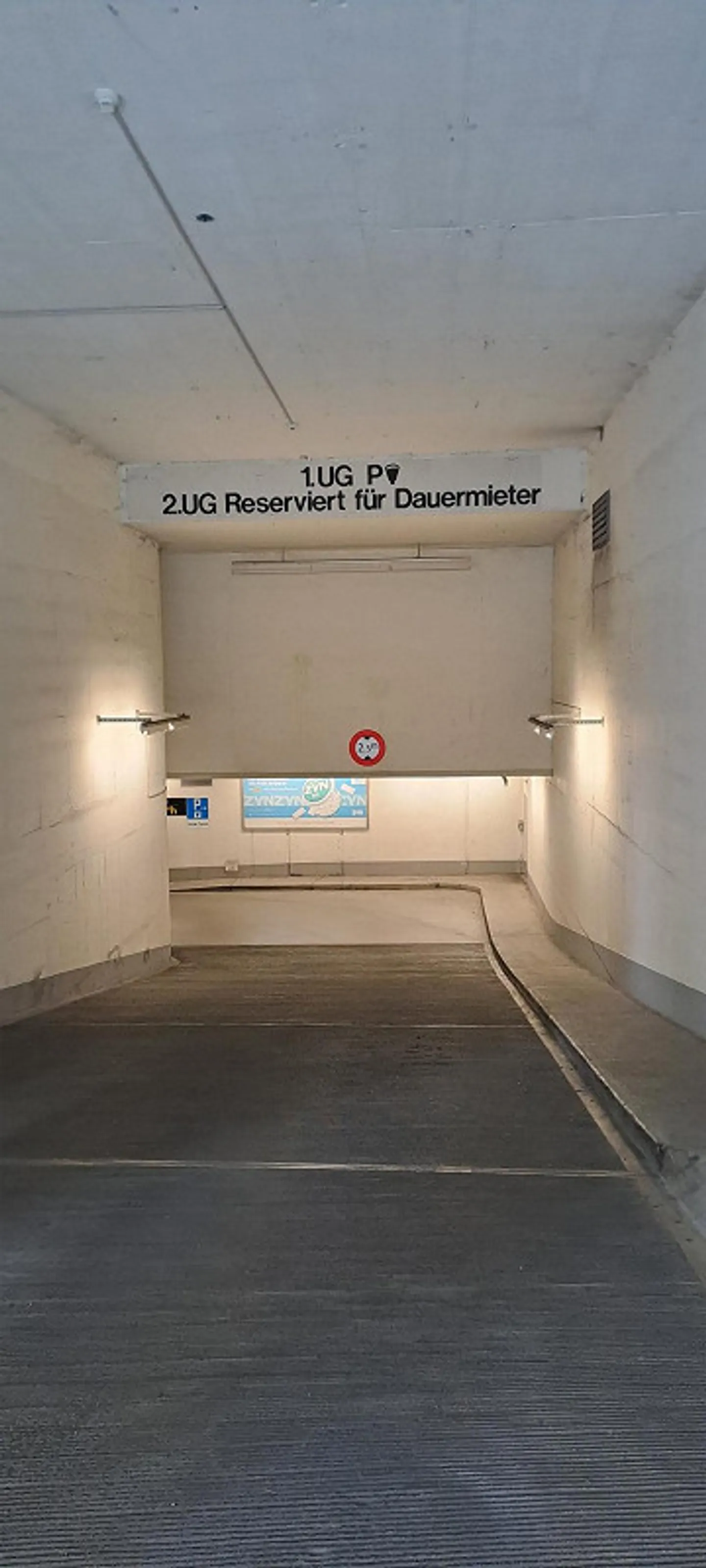 Parkplatz in Tiefgarage an der Steinbockstrasse 8, 7000 Chur - Foto 2 von 2