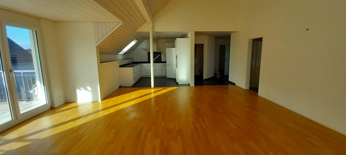 Appartamento spazioso in uno sviluppo adatto ai bambini - Foto 9 di 11