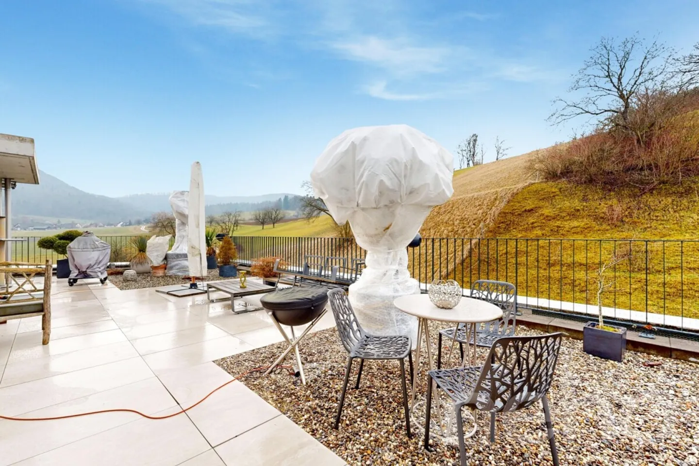 Moderne Attikawohnung mit Terrasse - Foto 5 von 13