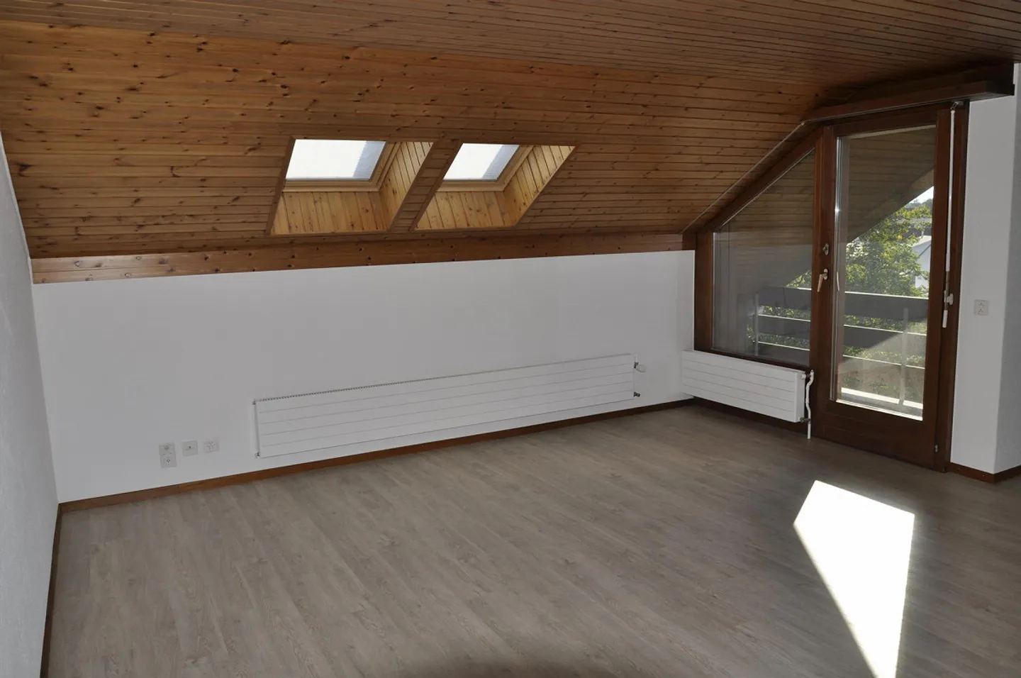 Charmante Dachwohnung in Koppigen - Foto 2 von 5