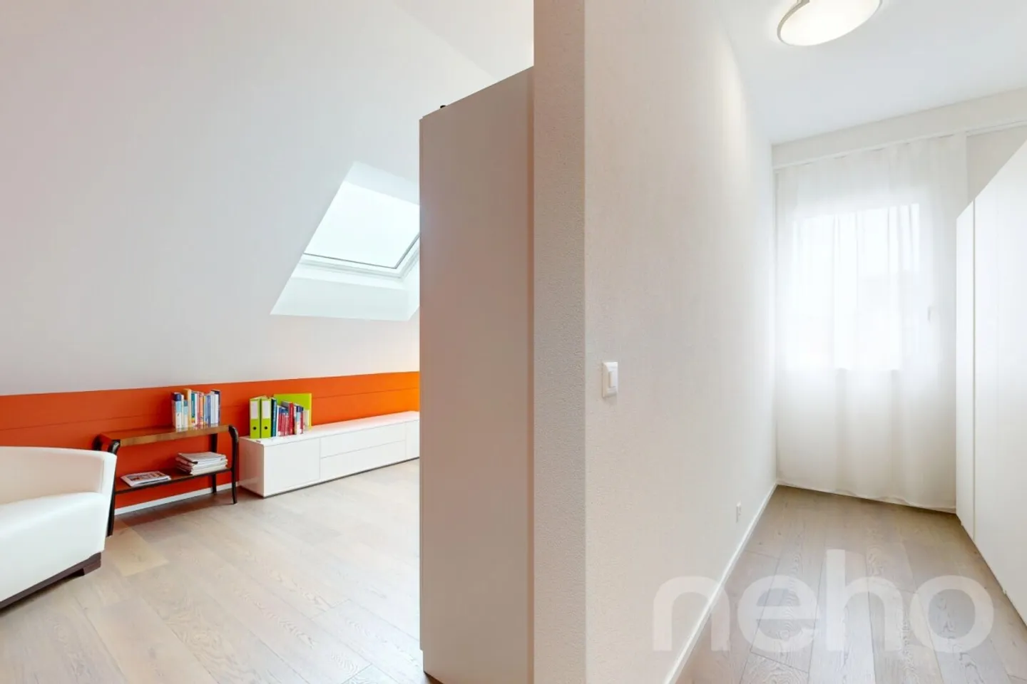 Luminoso appartamento duplex di 4,5 locali con balcone e tanto spazio per idee - Foto 10 di 12