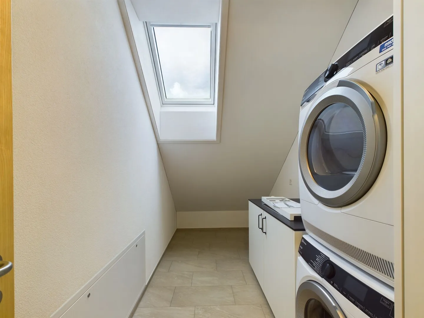 Modernes Penthouse mit Seeblick - Foto 14 von 15