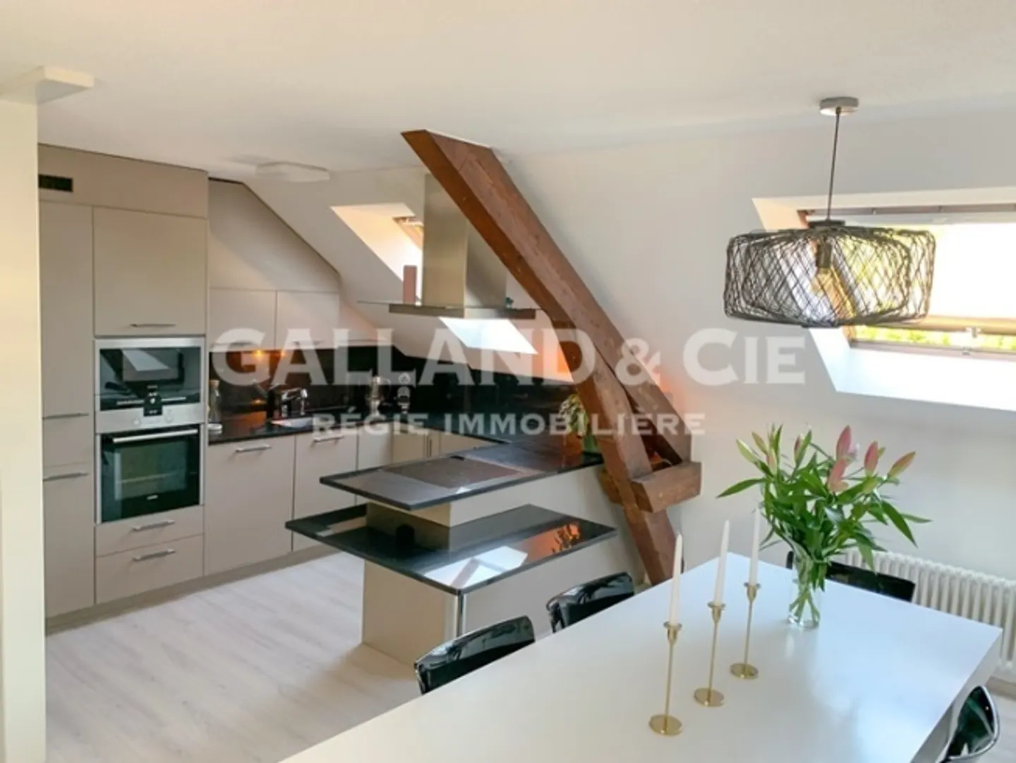 Apartment for rent - Photo 3 of 9
