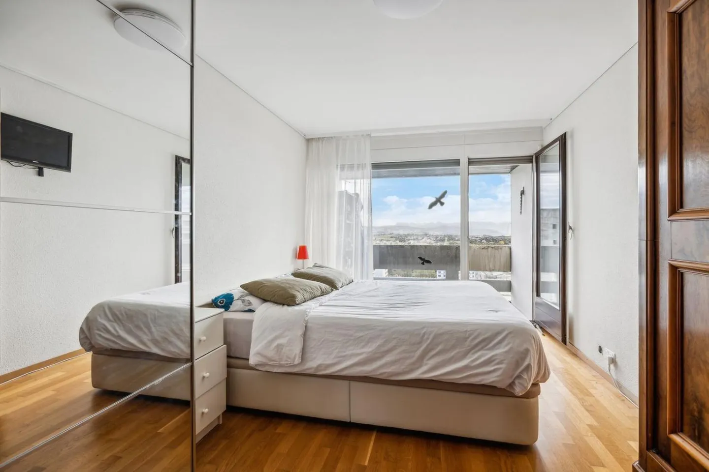Geräumige 5,5-Zimmer-Wohnung mit herrlichem Blick auf die Stadt - Foto 6 von 13