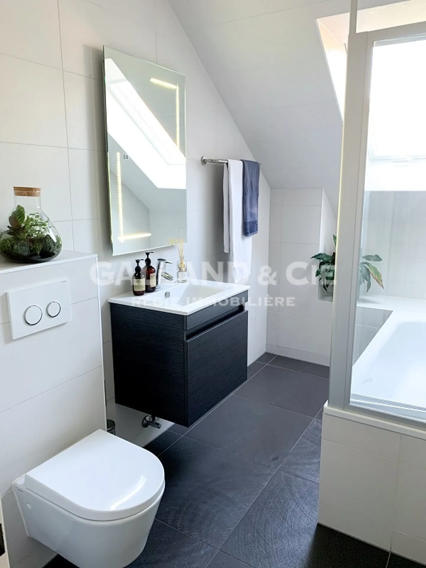Apartment for rent - Photo 8 of 9