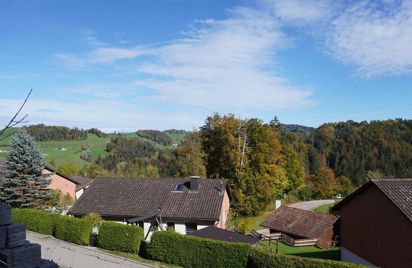 Modernes Doppelhaus mit Aussicht - Foto 4 von 9