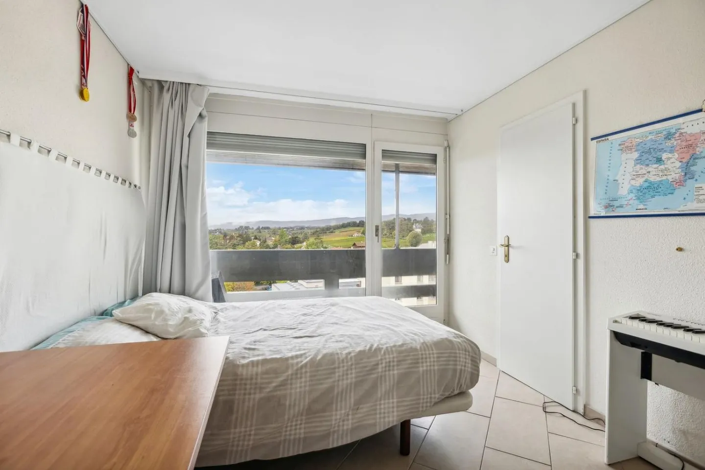 Geräumige 5,5-Zimmer-Wohnung mit herrlichem Blick auf die Stadt - Foto 7 von 13