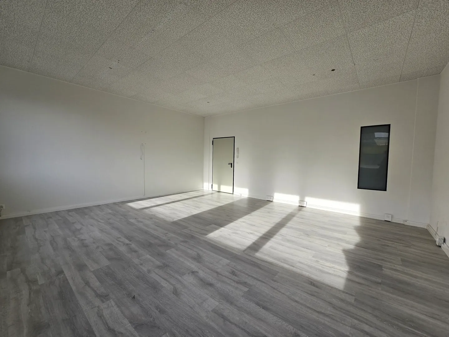 Surface commerciale/bureau de 36 m² à louer - 2e étage - Photo 6 sur 6