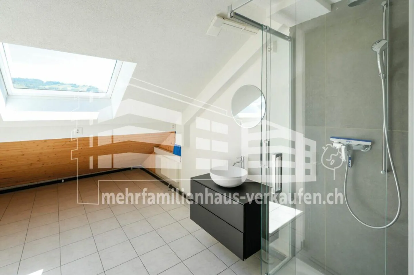 Maison multifamiliale avec bâtiment annexe - Photo 11 sur 13