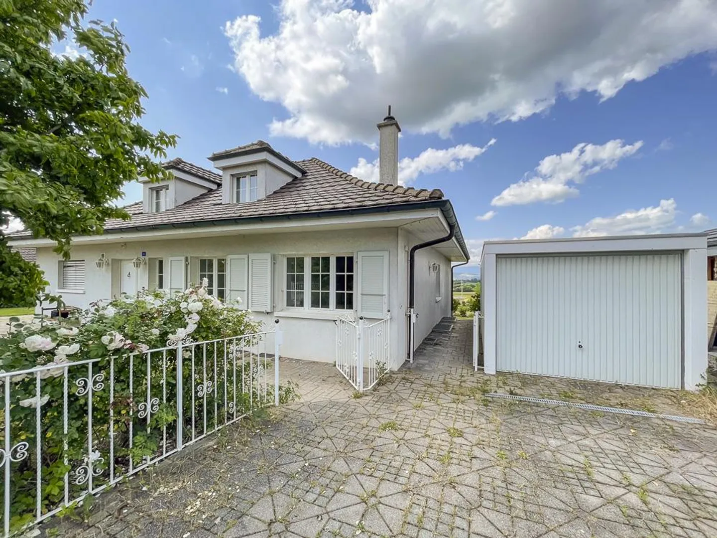 Villa con studio arredato in subaffitto? Ideale per reddito aggiuntivo - Foto 2 di 13